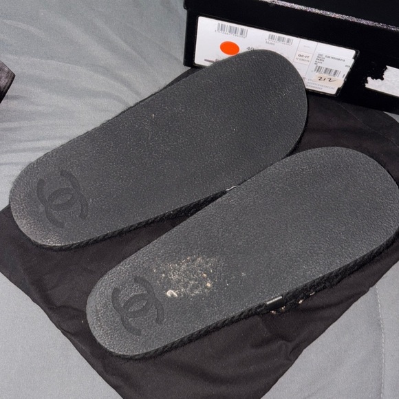 CHANEL Black and Gold Braided Knit Women's Mules - Picture 4 of 5